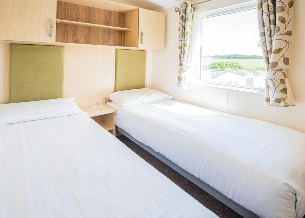 Sandaway Beach Holiday Park Кюм Мартин Екстериор снимка